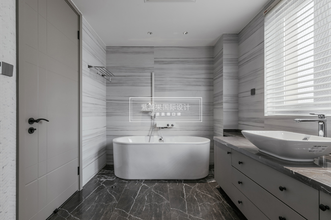 現(xiàn)代簡(jiǎn)約裝修案例，體現(xiàn)年輕人的活力！