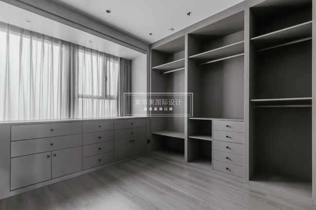 現(xiàn)代簡(jiǎn)約裝修案例，體現(xiàn)年輕人的活力！